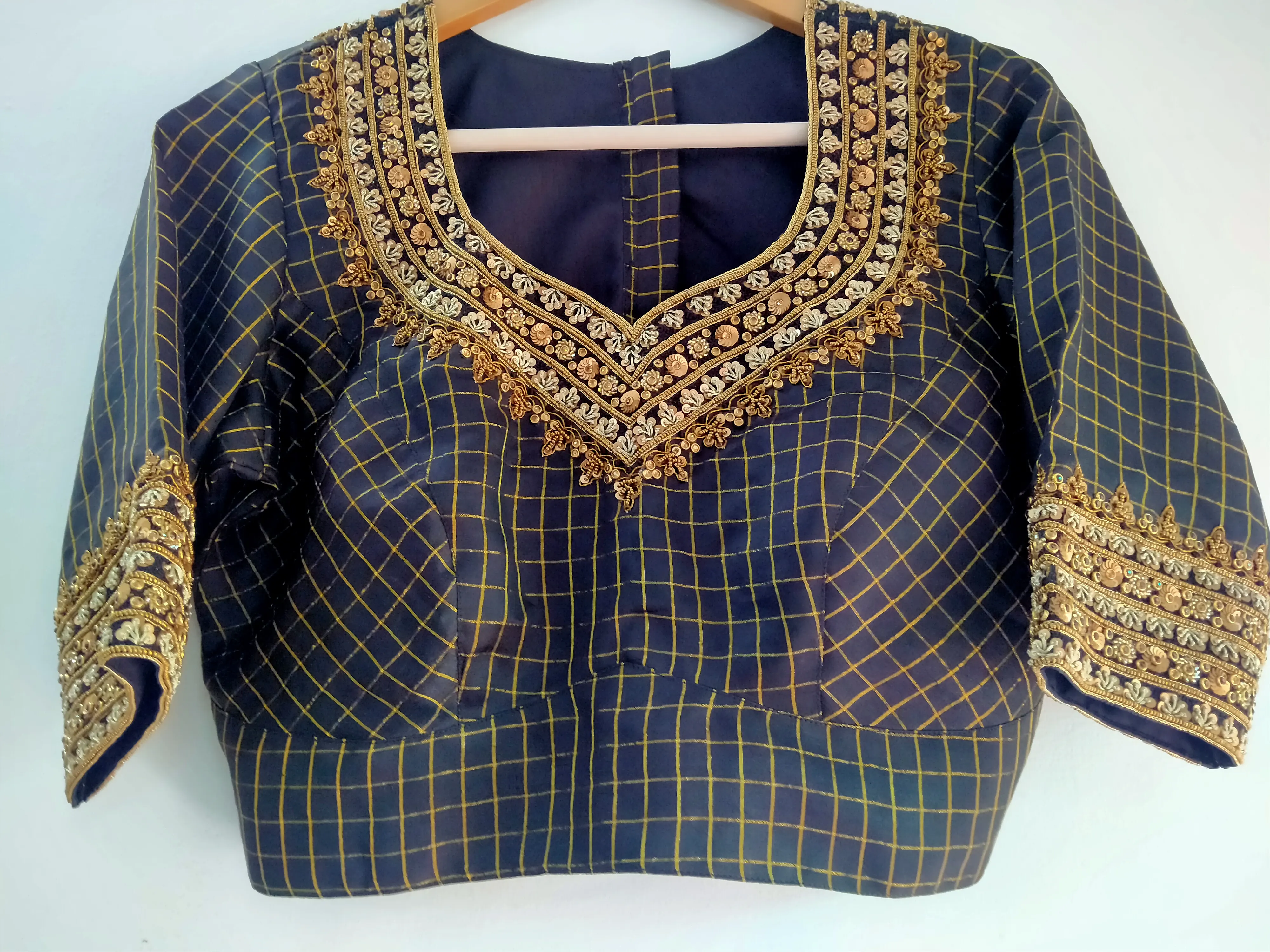 Leaf neck princess cut embroidery blouse - Tailoring Blouse